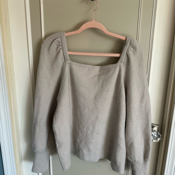 H&M Soft Gray Square Neck Sweater - Picture 4 of 4